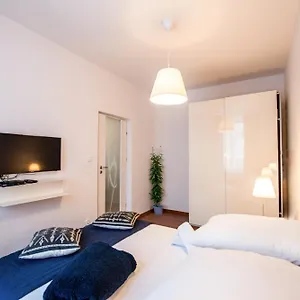 Lights Bosacka Appartement