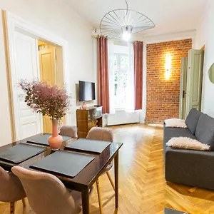 Stylish #2 In Old Town Apartment